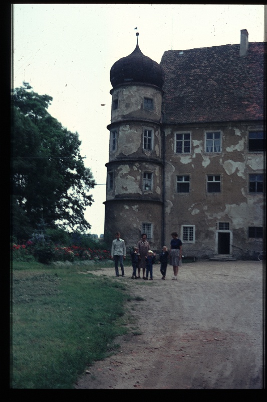 22.Altegolsheim jul 1968 Ilse,Mama,Walter,Brigitte,Marion,Pet.JPG